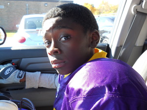 Verges-boy-in-car